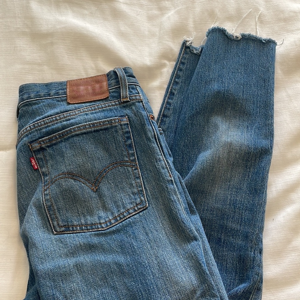 White Oak Levi’s - Picture 4 of 7